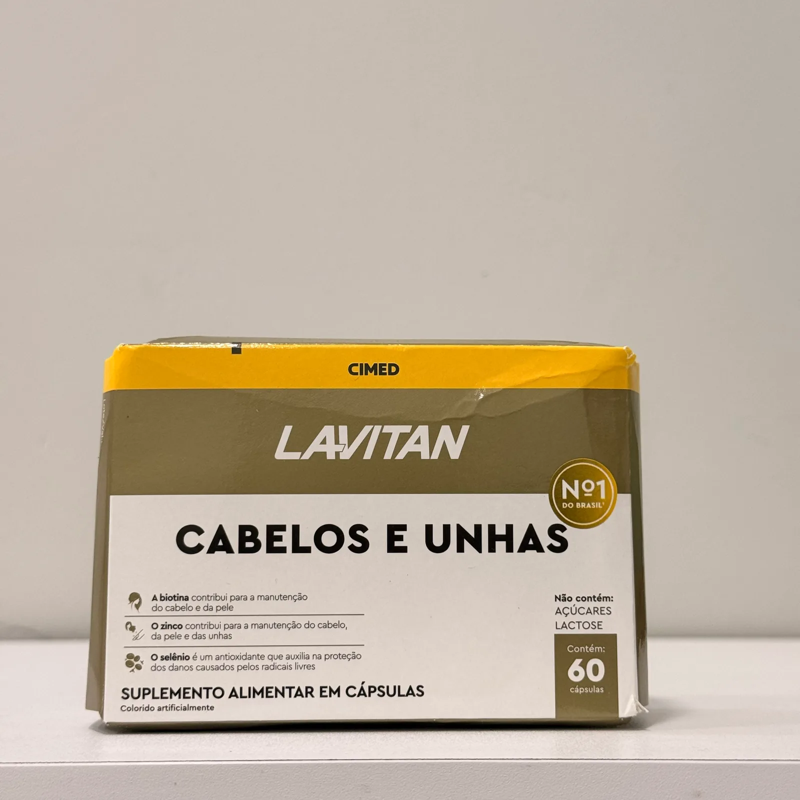Cabelos e unhas Lavitam